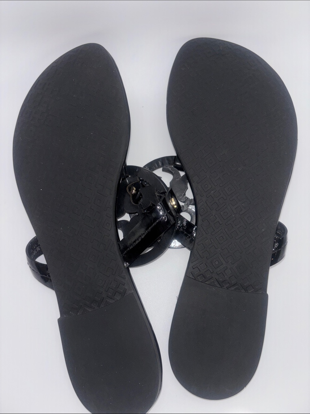 Tory Burch Miller Black Patent Logo Thong Sandals - Picture 7 of 9